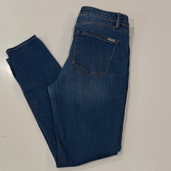 White House Black Market Denim - 2/35$ ❤️White House Black Market Dark Blue Skinny Jeans